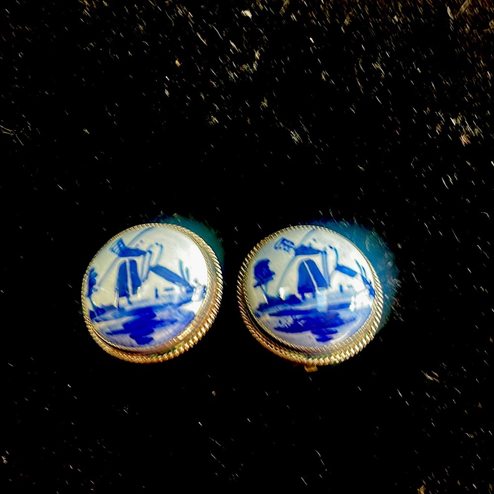 Vintage Holland Delft Dutch earrings